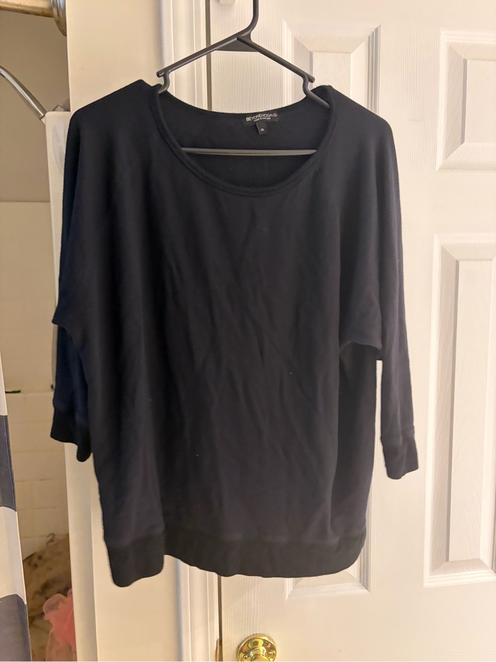 Beyond Yoga Black 3/4 sleeve round neck top bamboo fleece‎ XL ***has flaw